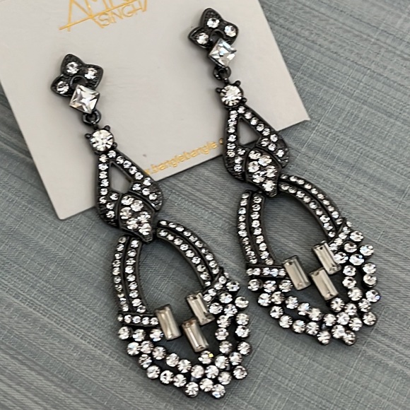 Stunning Statement Drop Earrings - NWT - Picture 7 of 7